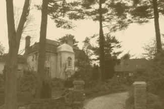 LyndecMansion.jpg (52652 bytes)