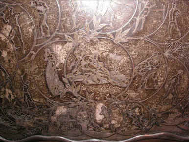 middle.jpg (124628 bytes)