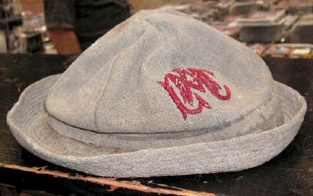 lmachat1.jpg (73643 bytes)