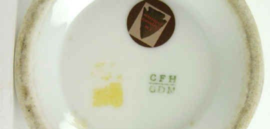 6 markings close.jpg (41400 bytes)