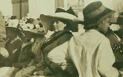 ladies crop.jpg (41813 bytes)