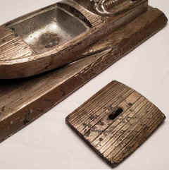 lid.jpg (52110 bytes)