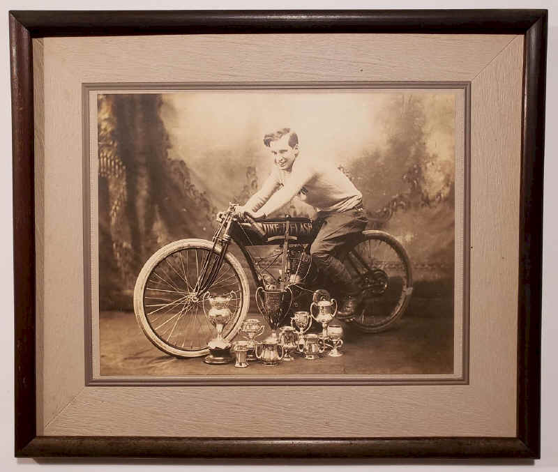 earl gove ng.jpg (390333 bytes)