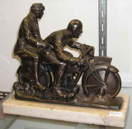 MotorCycleRight.jpg (199342 bytes)