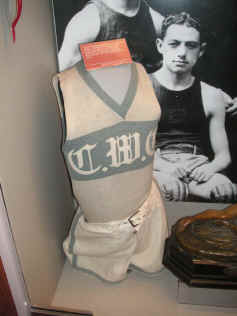 PICT0008_900x1200.jpg (140391 bytes)