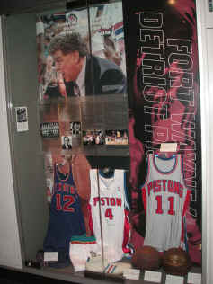 PICT0044_900x1200.jpg (182897 bytes)