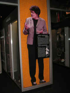 PICT0067_900x1200.jpg (167002 bytes)