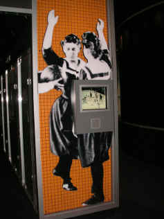 PICT0068_900x1200.jpg (152708 bytes)