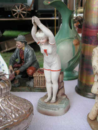 PICT0701_900x1200.jpg (159120 bytes)