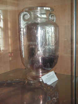 PICT1386_900x1200.jpg (156304 bytes)