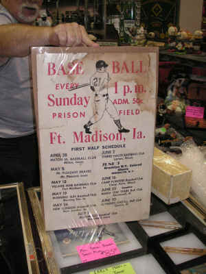 PICT2203_900x1200.jpg (186601 bytes)