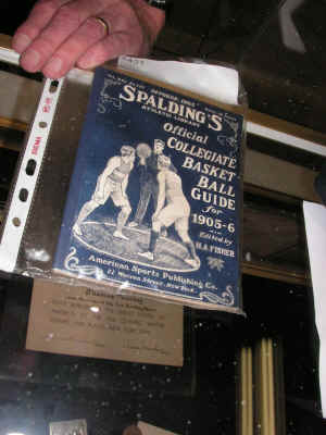 PICT2241_900x1200.jpg (176292 bytes)