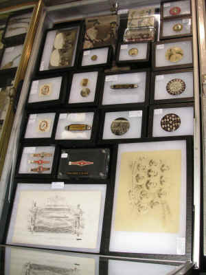 PICT2347_900x1200.jpg (169120 bytes)