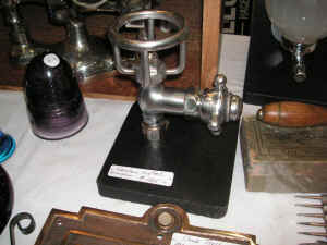 PICT4516_1200x900.jpg (203443 bytes)