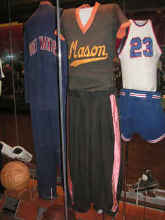 PICT9956_900x1200.jpg (166503 bytes)