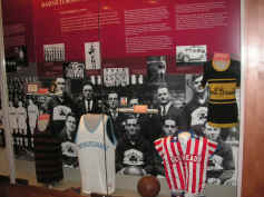 PICT9962_1200x900.jpg (220420 bytes)