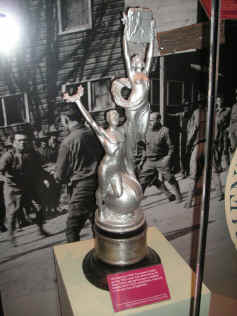 PICT9974_900x1200.jpg (174116 bytes)