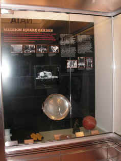 PICT9982_900x1200.jpg (159486 bytes)