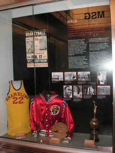 PICT9985_900x1200.jpg (176449 bytes)