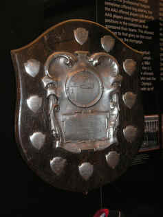 PICT9992_900x1200.jpg (160975 bytes)