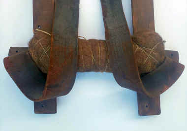 inside lower.jpg (243014 bytes)