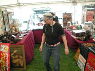 PICT0374_1200x900.jpg (163974 bytes)