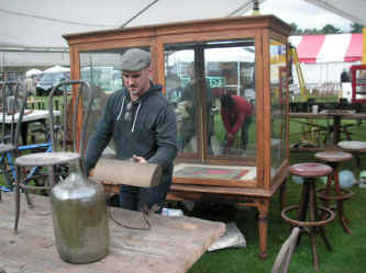 PICT0504_1200x900.jpg (190616 bytes)