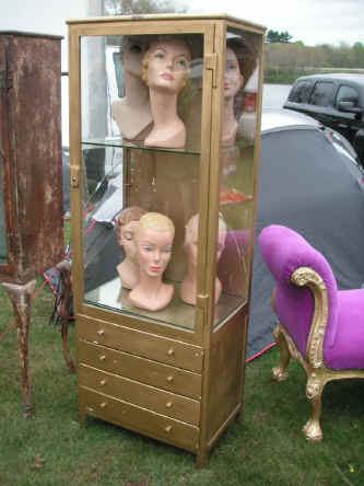 PICT0556_900x1200.jpg (166325 bytes)