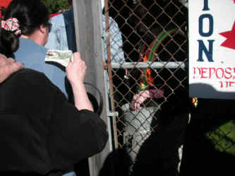 PICT0903_1200x900.jpg (162091 bytes)