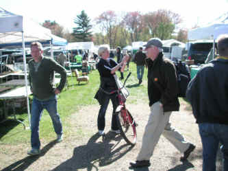 PICT0913_1200x900.jpg (203824 bytes)