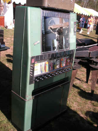 PICT1173_900x1200.jpg (181008 bytes)