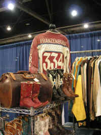 PICT7570_900x1200.jpg (113719 bytes)