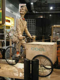 PICT7588_900x1200.jpg (101399 bytes)